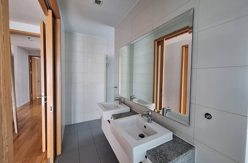 Condominium in Sukhumvit : Millennium Residence 